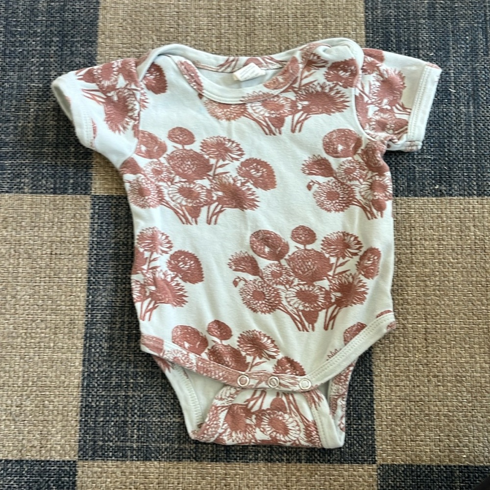 Kate Quinn floral onesie 3-6 mth